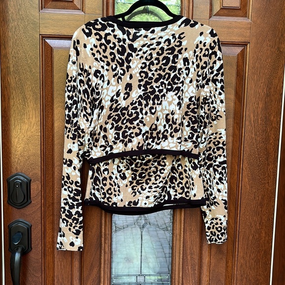 Cache 2-Pc Sweater Set - Tube Top Sz L & Shrug Sz XL - Picture 4 of 15